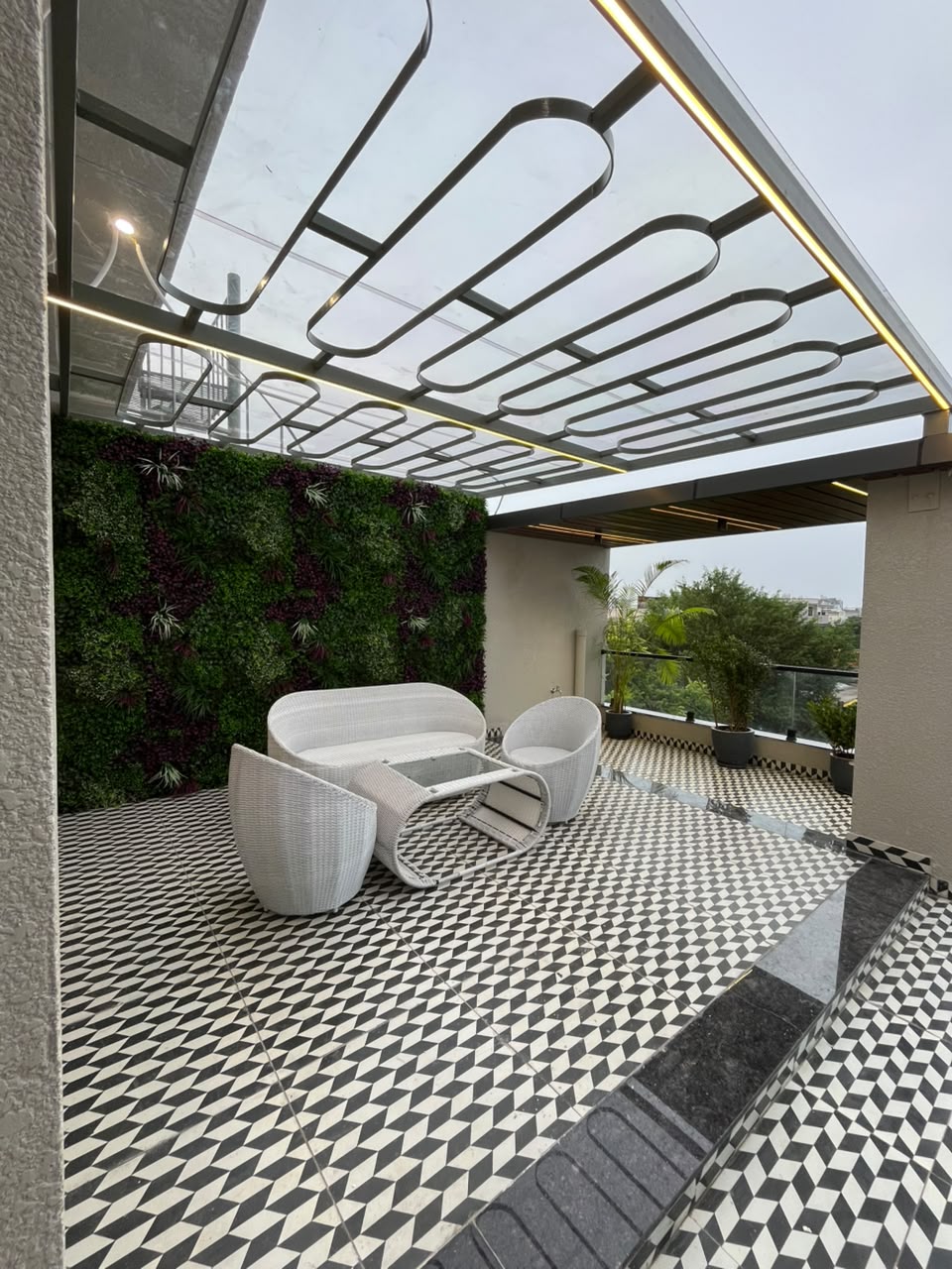 5BHK West Facing villa with double car parking 